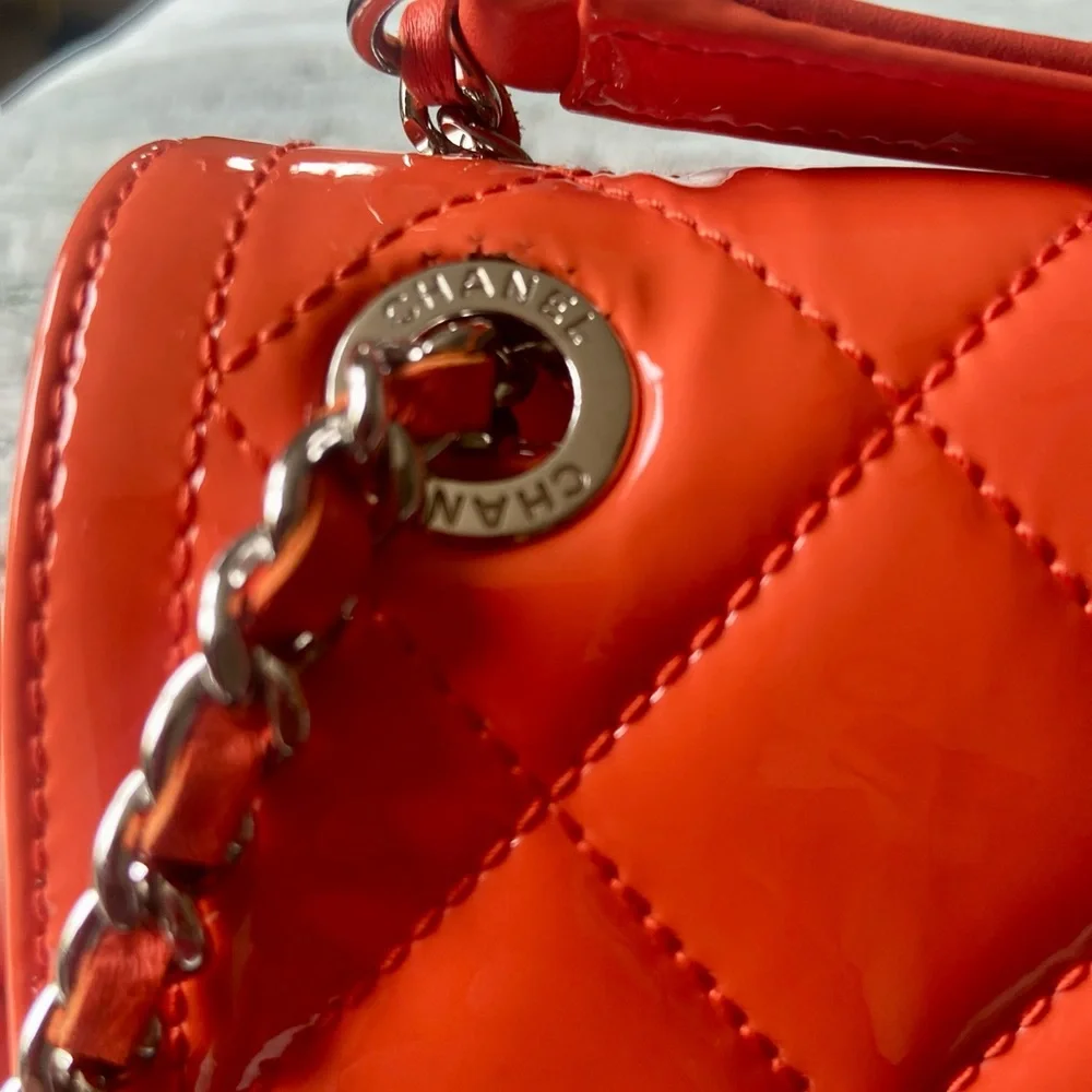 Mint Condition Chanel Orange Patent Leather Classic Flap Bag - Picture 5 of 15